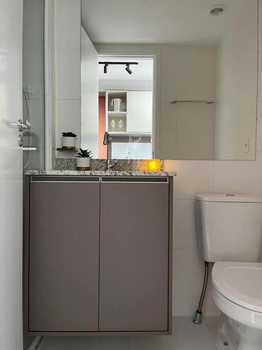 V1702 - Sua Casa Em Sp | 3 Pessoas | Metro Perto Apartamento *