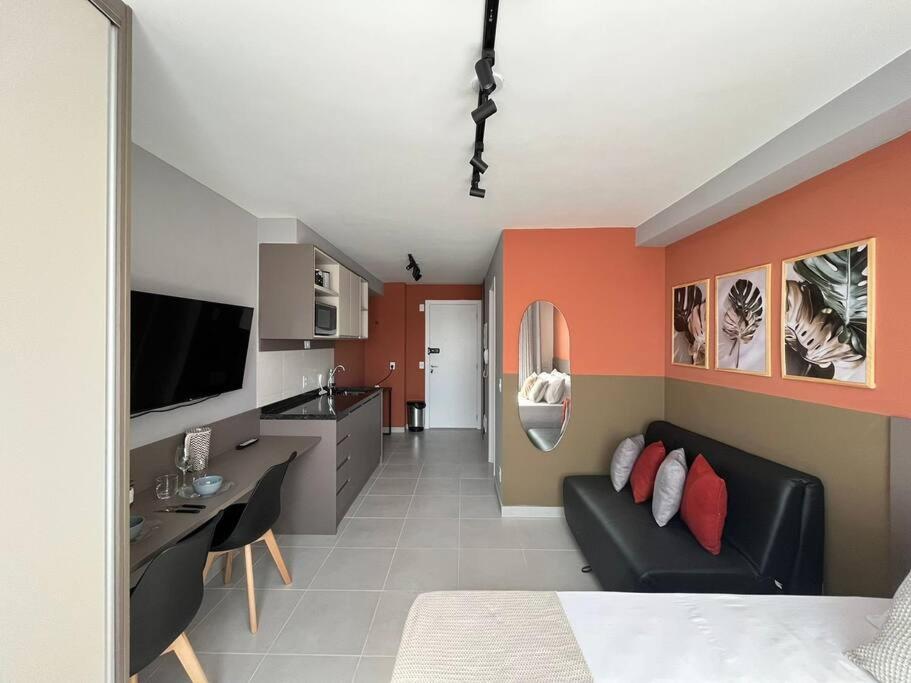 V1702 - Sua Casa Em Sp | 3 Pessoas | Metro Perto